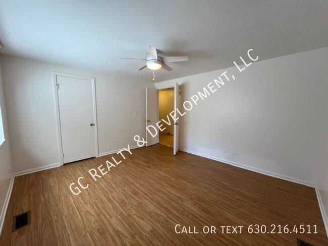 Building Photo - 1800 Jamestown Cir