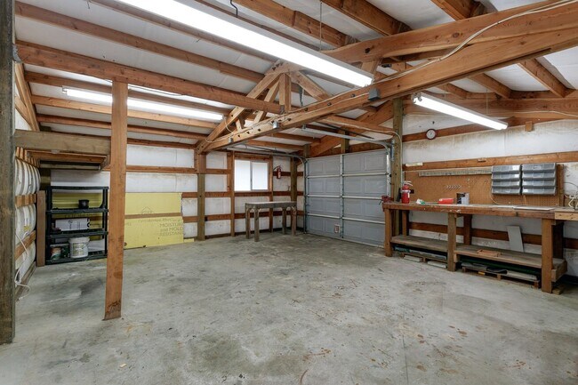 Building Photo - 3 Bedroom 1.75 Bath Mobile Home with Garag...