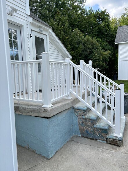 Building Photo - 130 Grand Ave