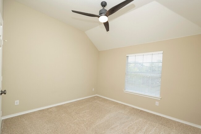 Building Photo - 2404 Heather Glen Dr