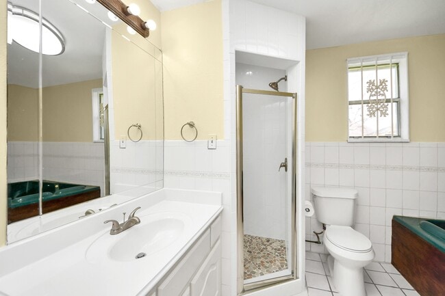Building Photo - 8105 Lanham Ln
