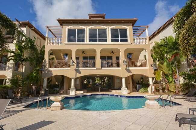 Building Photo - 3033 Waterside Cir