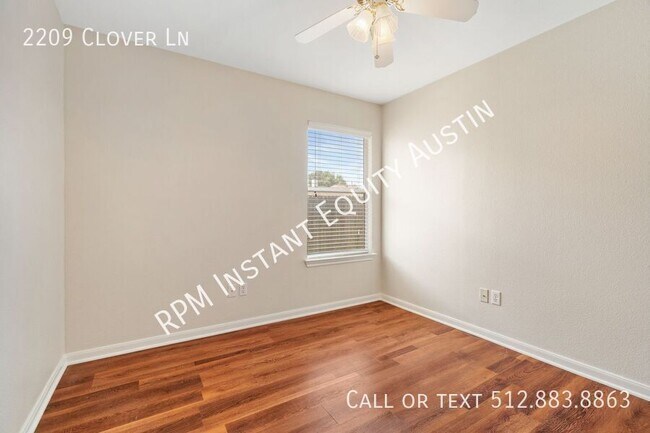 Building Photo - 2209 Clover Ln