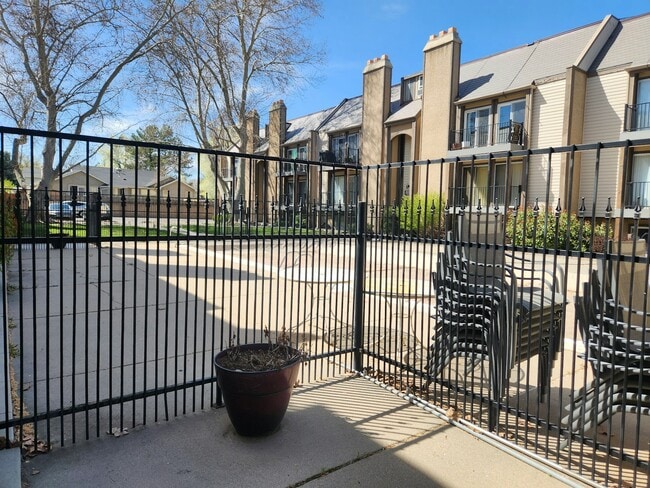 Building Photo - 5321 S 580 E