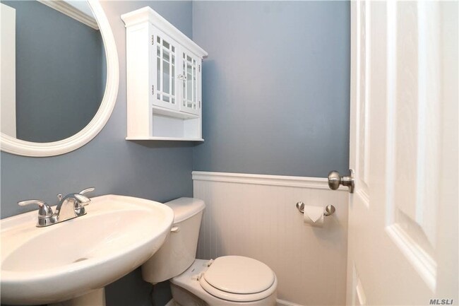 Building Photo - 36 Sagamore Hills Dr