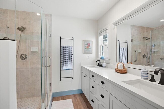 Building Photo - 759 Lantana Ave