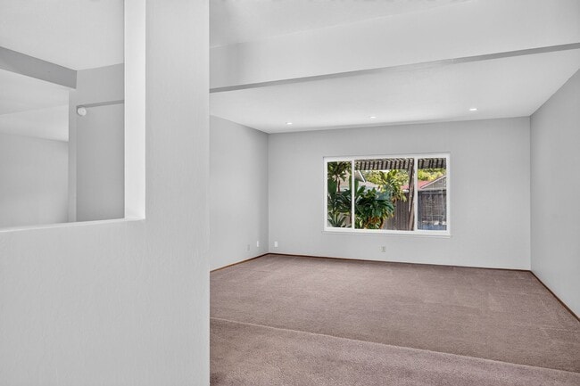 Building Photo - Beautifully Updated Single-Story 4BR Ranch with Designer Finishes & Spacious Fenced Yard!