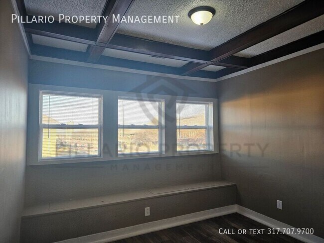 Building Photo - 633 E 38th St