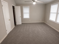 Building Photo - Adorable 2-Bedroom Gem: Fresh Floors & New Appliances!