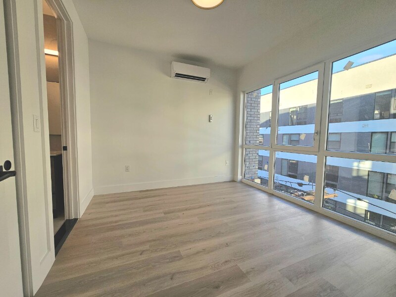 Building Photo - 19 Livingston St