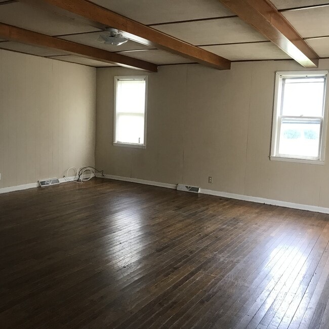 Building Photo - 109 N Clay St