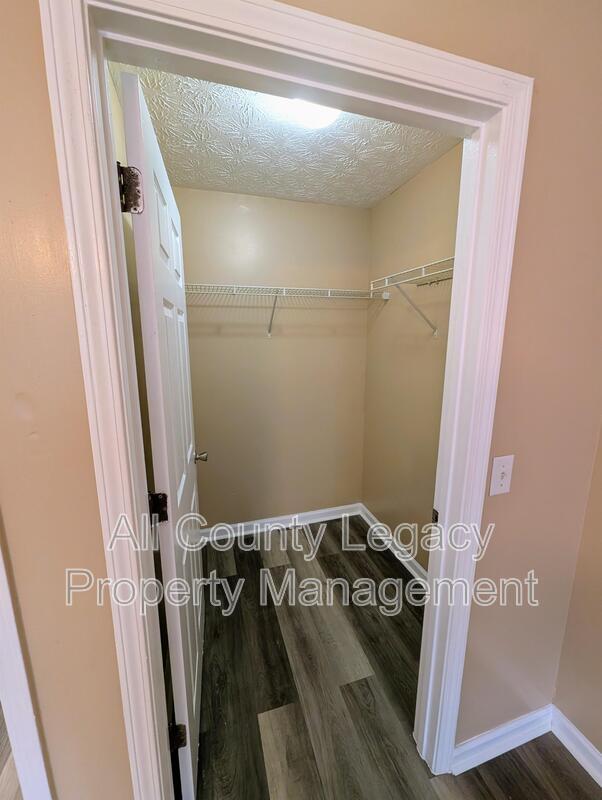Building Photo - 5104 Fairington Village Dr
