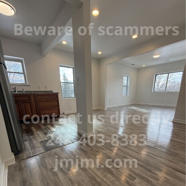 Building Photo - 51 S Francis St