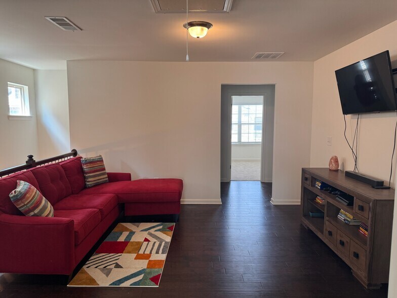 Upstairs Loft Area - 7619 Bucknell Ter