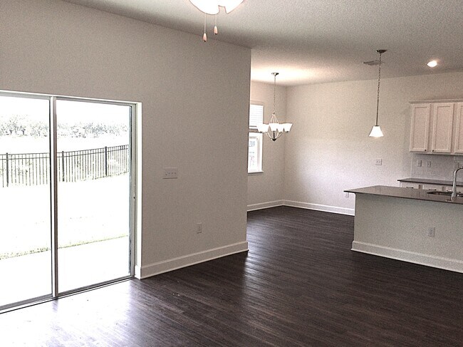 Building Photo - 1033 Walden Pond Dr