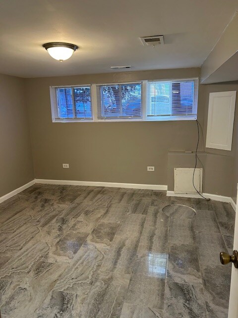 Building Photo - 1640 N Lamon Ave