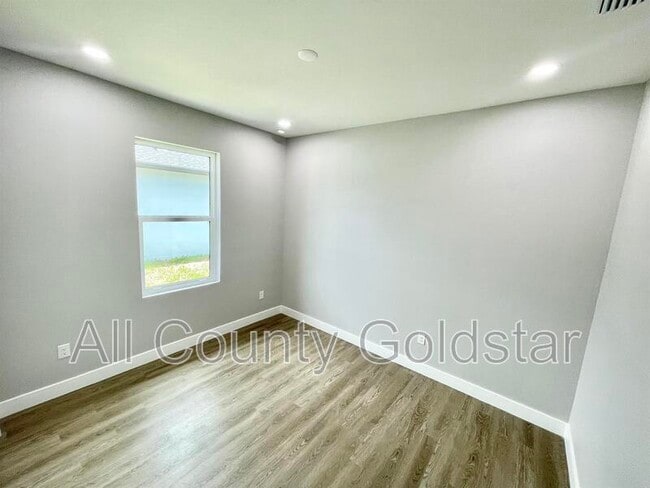 Building Photo - 12039 Tetzel Ave
