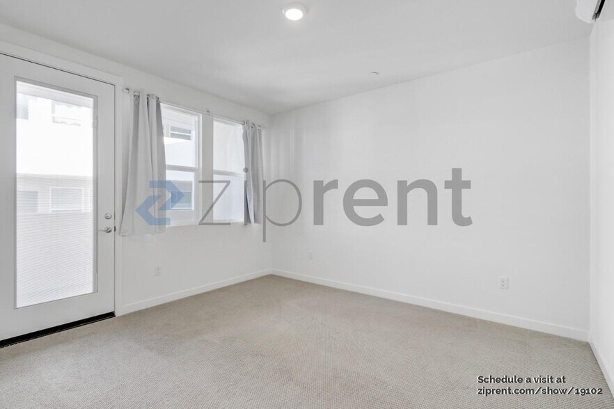 Building Photo - 2700 Wildflower Sta Pl