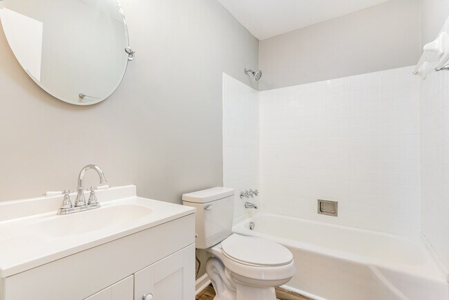 Building Photo - Charming 3-Bedroom Clarksville Home with Garage