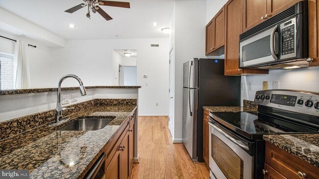 Building Photo - 1521 27th St SE