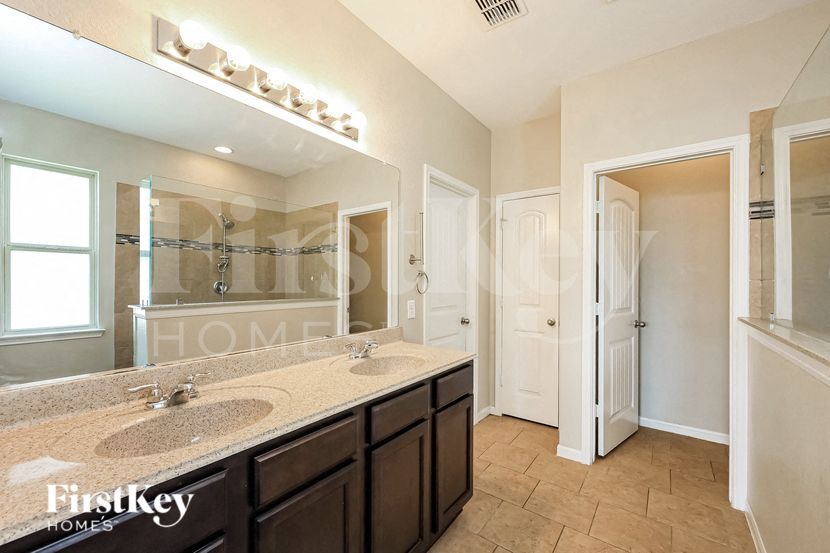 Building Photo - 3218 Storm Watch