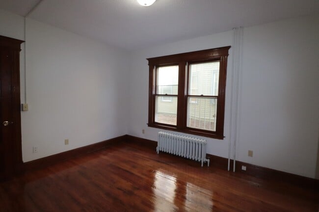 Building Photo - 103-105 Lincoln St / Owen Properties, LLC