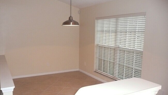 Building Photo - Lake Mary 3 Bed 2 bath Pool with Pet frien...