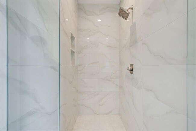 Building Photo - 1050 Snyder St NW