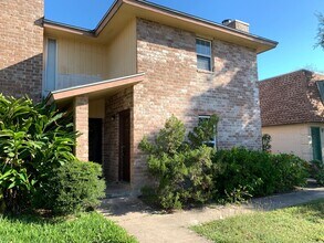 Building Photo - 5018 Meandering Ln