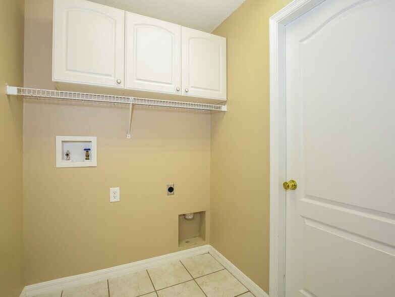 Building Photo - 22646 Hawk Hill Loop