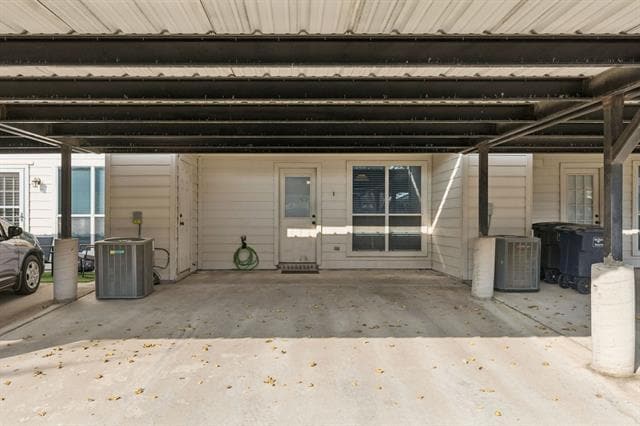 Building Photo - 5724 Giddyup Ln