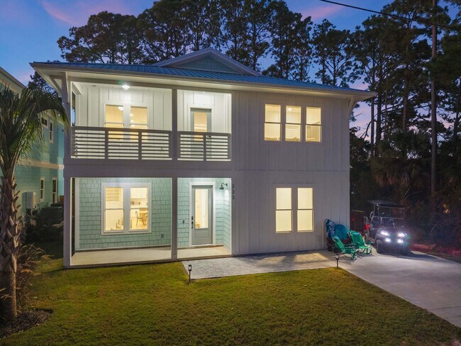 Building Photo - 223 E Lakeshore Dr