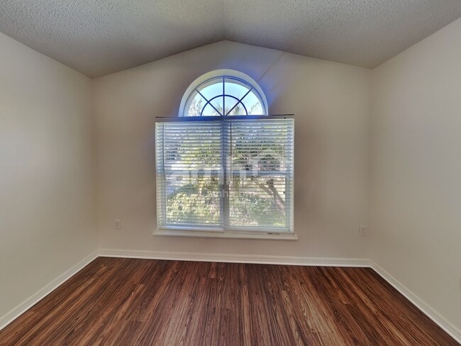 Building Photo - 784 Lake Doe Blvd