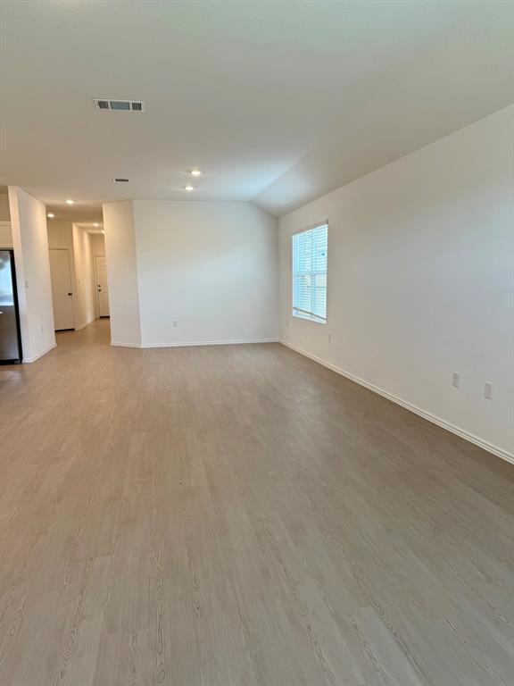Building Photo - 106 Camargue Dr