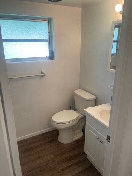 Building Photo - 7 Donna St