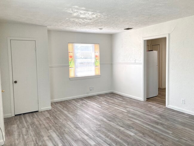 Building Photo - 3603 Linda Dr