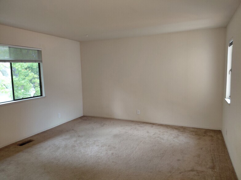#2 Bedroom - 358 Pimlico Dr