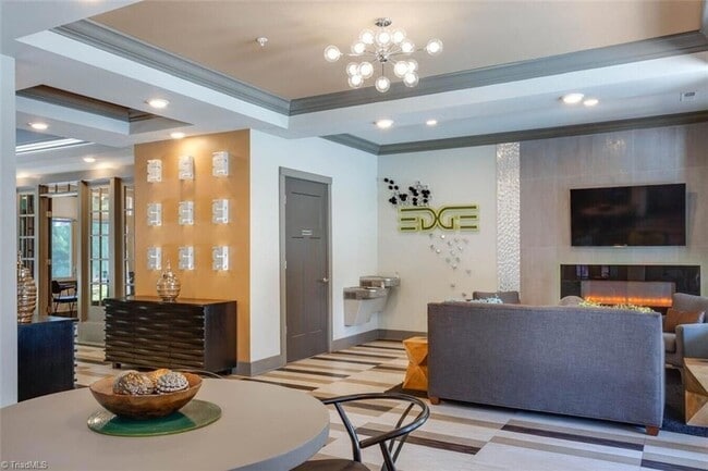 Building Photo - 111 Edgeway Dr