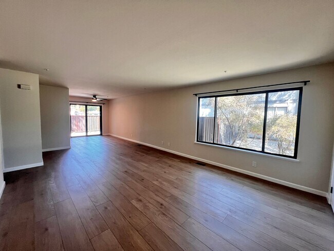 Building Photo - Beautifully remodeled 3-bedroom, 1.5-bath ...