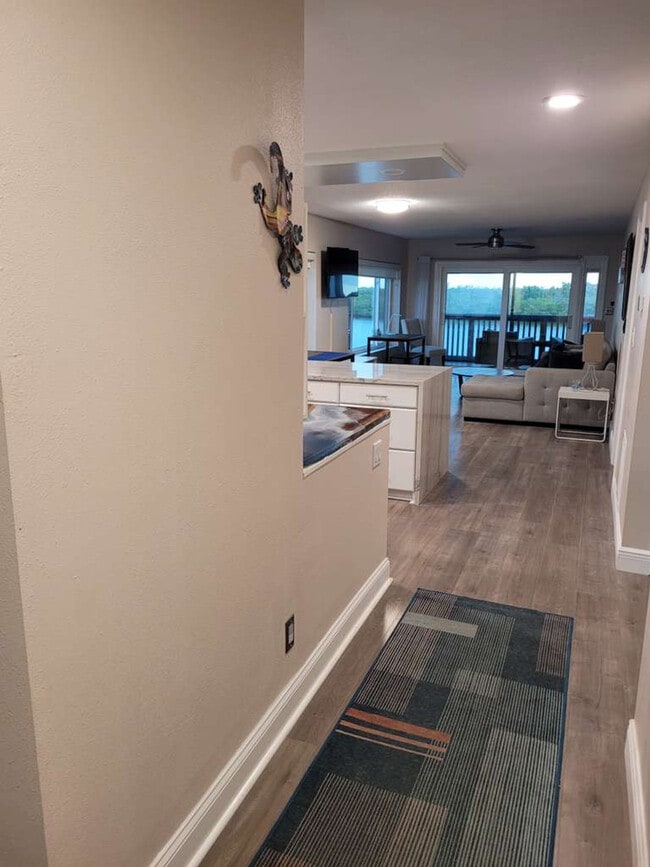 Building Photo - 903 Bahia Del Sol Dr