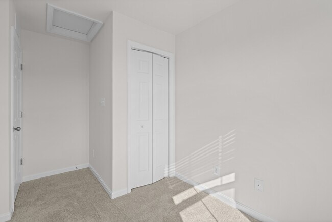 Building Photo - 377 Tumblers Wy