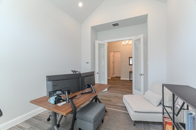 Building Photo - 25018 Pavonia Lake Ln