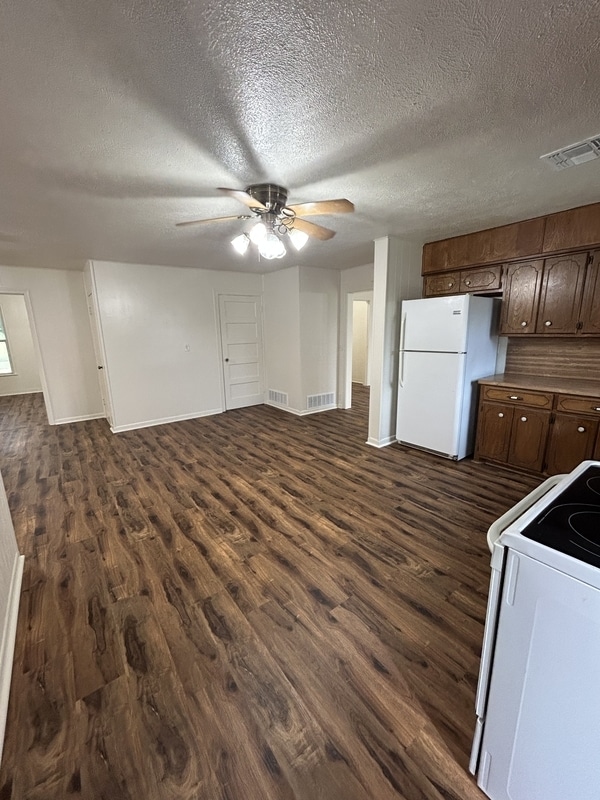 Building Photo - 157 FM 3393