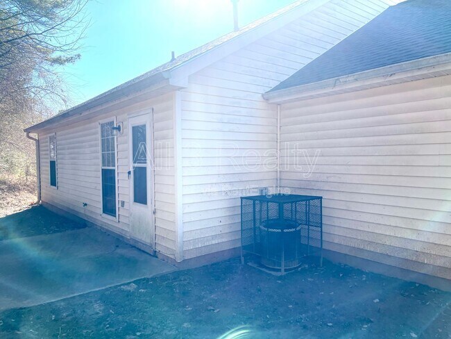 Building Photo - 8192 Hynds Springs Ln