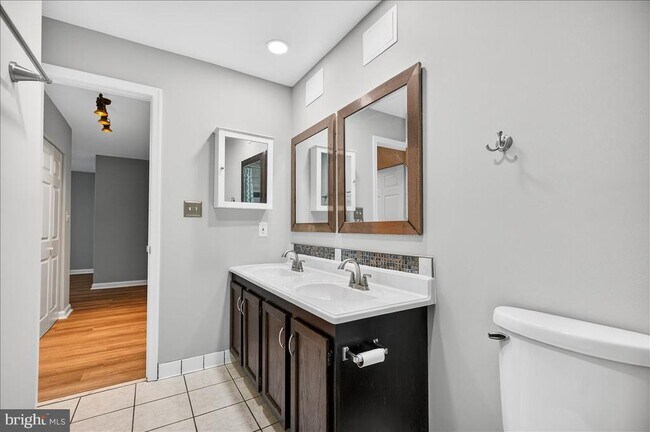 Building Photo - 16294 Taconic Cir