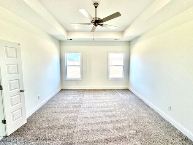 Building Photo - Move In Special! Half off June Rent with M...