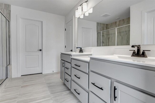 Building Photo - 16507 Honey Locust Dr