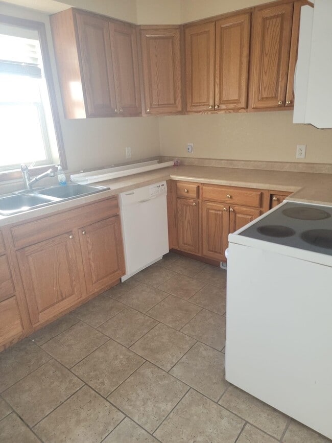 Building Photo - 22659 Old Hwy 169