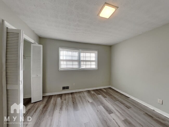 Building Photo - 1687 Coronet Dr