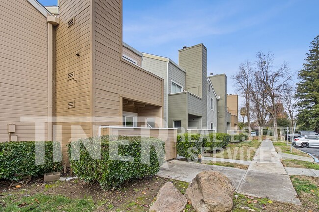 Building Photo - 1019 Dornajo Way